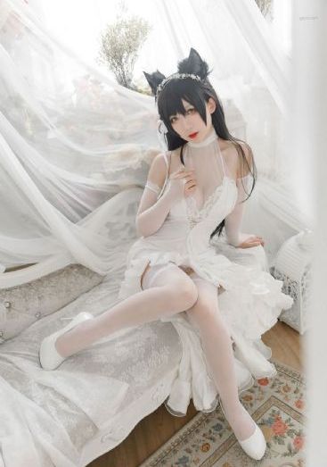 撕开她的乳罩慢慢捏捏视频